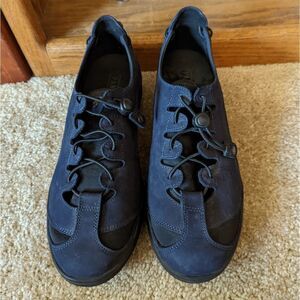 Pandere orthopedic adjustable leather sneaker sz 12 euc blue suede